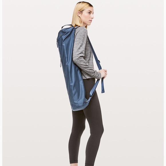 lululemon get rolling yoga mat bag